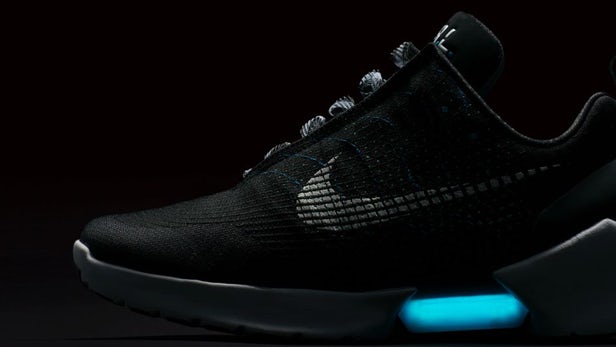 Nike baja el de sus primeras zapatillas de autoadhesivas. - Machete